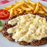 Плескавица на каймаке